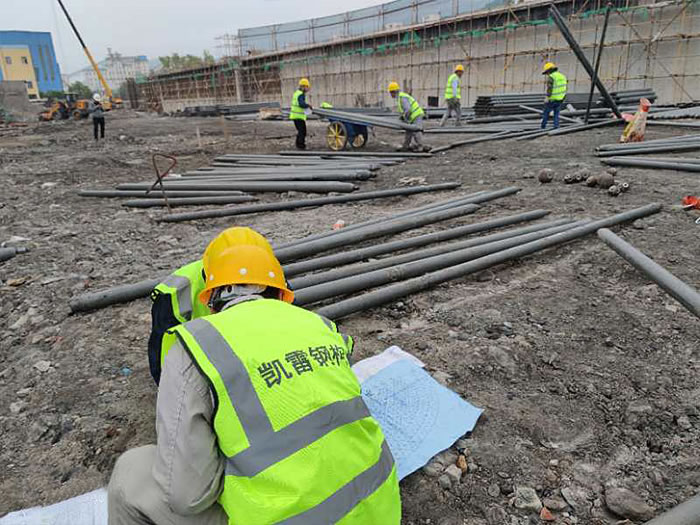 泰兴螺栓球网架结构